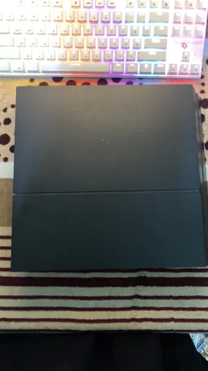 بلاستيشن فور نسخه Matte black و هيه من اند القطع ف السوق مع جهاز احترافي  مع ضمان أسبوعين على السوني