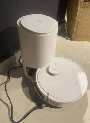 روبوت تنظيف ECOVACS DEEBOT مع محطة تفريغ ذاتي