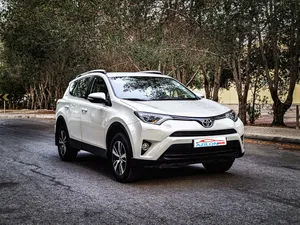 TOYOTA RAV 4 MODEL 2018 MID OPTION SINGLE OWNER NO REPAINT FULL COVER INSURANCE FAMILY USED