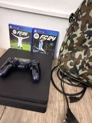 للبيع بلستيشن 4 مستعمل مع الوايرات والقير والعاب 2