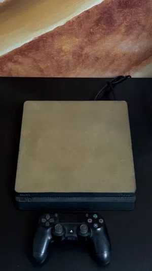 بيعه مستعجله  PS4 Slim بحالة ممتازة