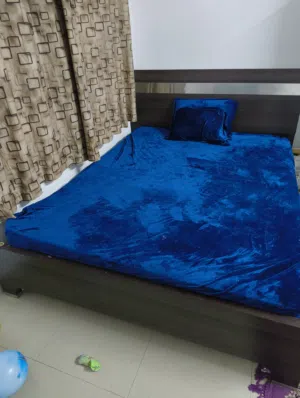 Queen size bed with mattress