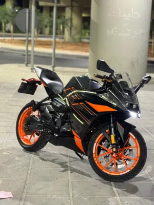 دراجه ناريه KTM RC