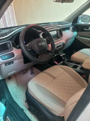Used Kia Sorento in Basra