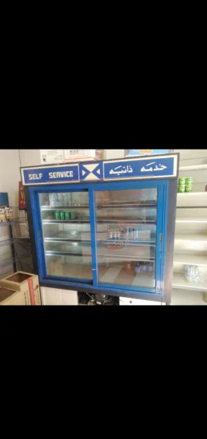 ثلاجة عرض مستعملة