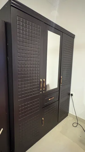 خزانه مع 2 كومدينه closet wardrobe with 2 nightstands