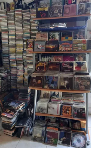 اشرطه كاسيت وسيدي واسطوانات