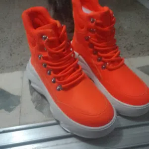 بوت ستاتي ساق عالي جديد سعر الشراء 14للبيع بسعر 8 دنانير