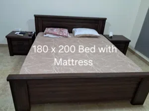 Bed with 2 side cabinets