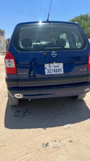 Used Opel Zafira in Qasr Al-Akhiar