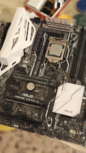لوحة z270 معالج i7-7700 ورام كورسير 8 قيقا
