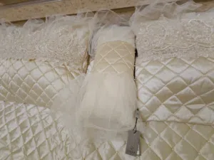 Luxury White Bridal Bedsheet Set with Matching Pillow Covers – Excellent Condition