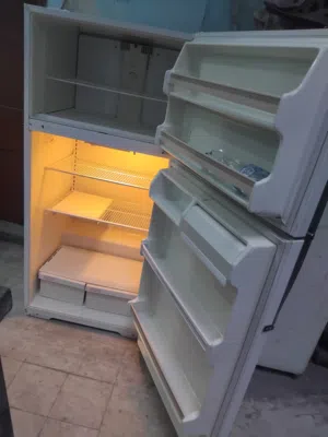 للبيع ثلاجة بلكو أمريكي 24 قدم استعمال خفيف معا التوصيل والكفاله