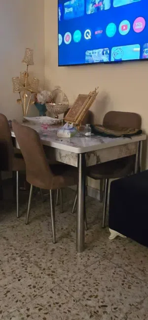 ميز طعام 4 كراسي