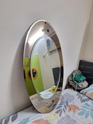 Oval Shaped wall Mirror In Good Condition