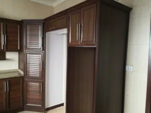 شقه مساحه 138 متر في منطقه جبل الزهور بجانب حديقه زها مكونه من 3 غرف نوم وحمام عدد 2 وبلكونه وسيعه