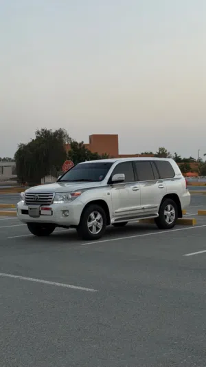 Used Toyota Land Cruiser in Abu Dhabi