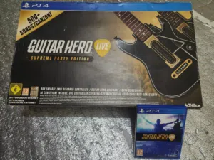 للبيع جيتار Guitar Hero Live خاص ب PS4