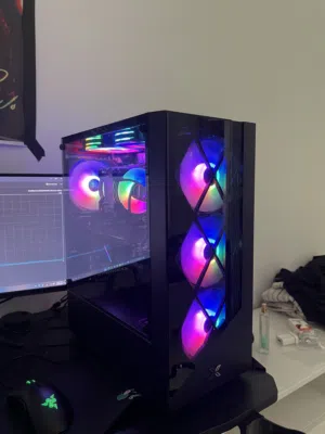للبيع بي سي قيمنق حاله ممتازه المواصفات بلوصف gaming pc very good condition read description