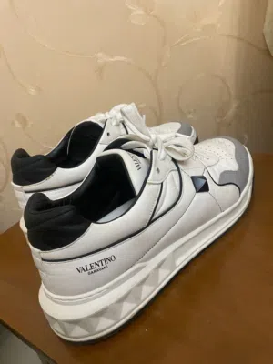 valentino shoes original أحذية والنتينو