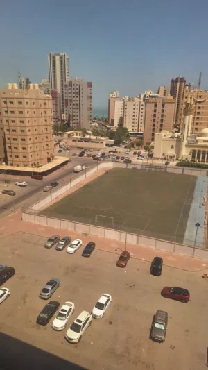 متاح مشاركة سكن لفرد فى شقه غرفتين وصاله بالسالميه ومؤثثه بالكامل اثاث راقى الشقه بها شخصان فقط