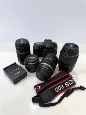 عدة تصوير Canon احترافية كاملة للبيع – Canon 60D + عدسات + فلاش + Manfrotto ورؤوس إضاءة