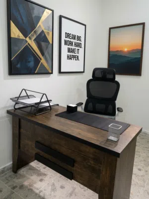 طاولة مكتب خشبي مودرن أنيق بحواف سوداء + كرسي مكتب عالي الراحةmodern office desk+comfortable chair