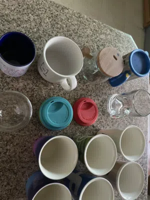 كاسات مش مستعمله كتير نضيفه بحاله ممتازه