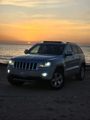 jeeb grand cherokee Limited محرك 5.7 Himi v8