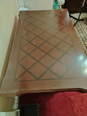 طاولة سفرة بحالة ممتازة للبيع