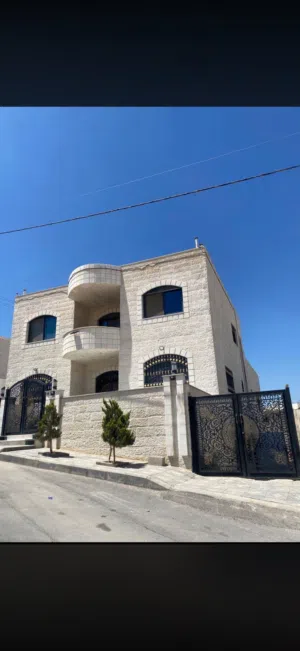 504 m2 More than 6 bedrooms Villa for Sale in Amman Marka Al Janoubiya