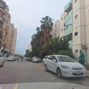 شقة للبيع في شارع الجمهورية عمارات التركيب خلف عمارة الصحافه وسوق بسمة