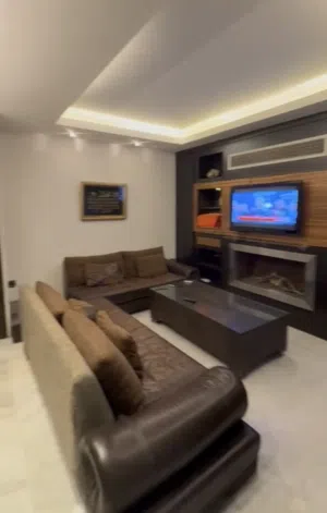 شقة فخمة للبيع في لبنان بيروت عين المريسة بسعر لقطة