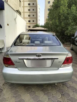 تويوتا كامري 2005