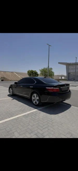 Used Lexus LS in Abu Dhabi