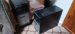 3كمبيوترات و3 شاشات طابعة