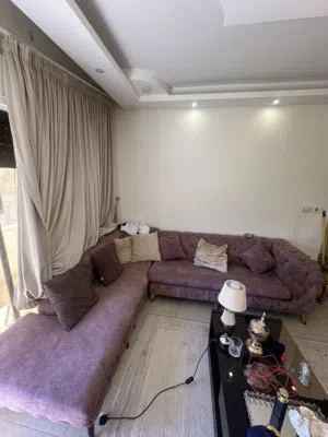 اثاث بيت مستعمل بحالة جيدة (غاز Royal ايطالي ، تخت كينج مع فرشة ايطالي ، كنب قطعتين حرف L )