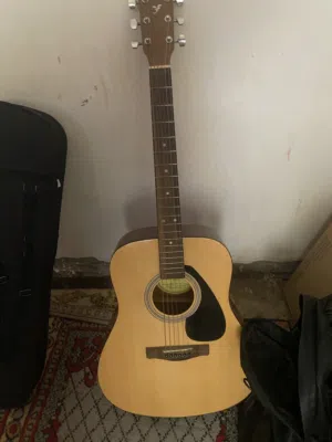 كيتار اكوستك (يماها) وكمان شرقي