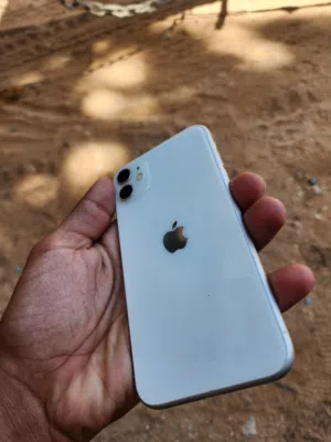 Apple iPhone 11 64 GB in Tripoli