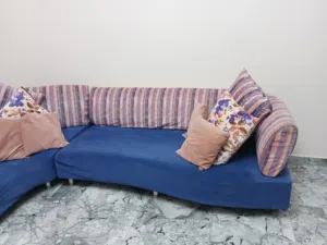 صالون للبيع