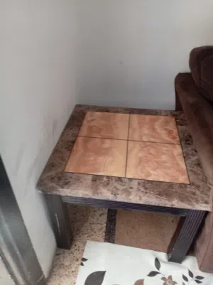 ، طاولة وسطية وجانبية رخام للبيع بسعر حرق 80 دينار موجودات عمان جبل النزهة للتواصل  واتساب