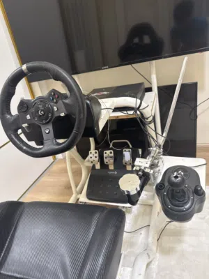 Xbox one Logitech steering wheel G920 with Logitech G Force