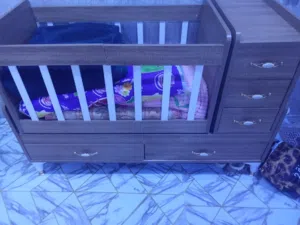 سرير اطفال
