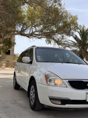 Used Kia Sedona in Tarhuna