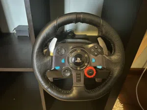 مستلزمات بلايستيشن لل 4 و 5