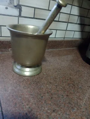 هاون نحاس قديم