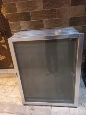 شبابيك المنيوم لون سلفر بحال الوكاله مع المناخل ارتفاع 125 عرض 200 عدد 15