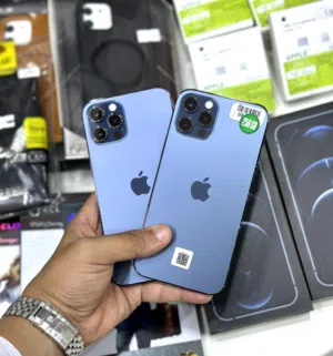عرض خاص : iPhone 12 pro 256gb هواتف بحالة الوكالة مع ضمان بدون اي شموخ أو مشاكل  و بأقل سعر
