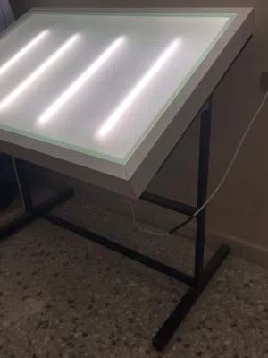مرسم وطاولة شف للاغراض الهندسية