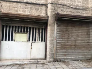 مستودع او مشغل في الأشرفية على الشارع الرئيسي مسجل تجاري